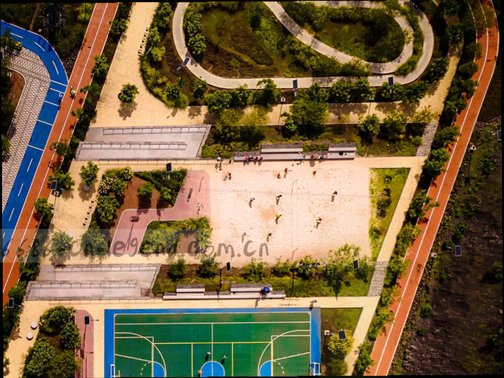 师傅在居家环境中调试设备的插画，窗外有城市地标剪影